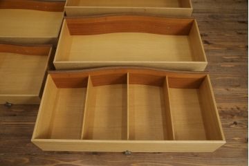 中古　DREXEL HERITAGE(ドレクセルヘリテイジ)　Touraine(ツーレイン)　マホガニー材製の贅沢なアンティーク調チェスト(引き出し)(R-056794)