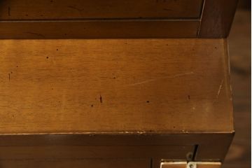 中古　カリモク家具(karimoku)　domani(ドマーニ)　Morganton(モーガントン)　ディスプレイ什器におすすめ!照明付きのガラスキャビネット(定価約50万円)(ガラスケース、飾り棚、陳列棚)(R-056796)