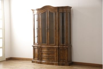 中古　美品　DREXEL HERITAGE(ドレクセルヘリテイジ)　Grand Villa(グランドヴィラ)　照明付きのゴージャスなキャビネット(定価約130万円)(食器棚、カップボード、飾り棚、陳列棚)(R-056798)