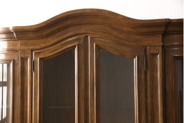 中古　美品　DREXEL HERITAGE(ドレクセルヘリテイジ)　Grand Villa(グランドヴィラ)　照明付きのゴージャスなキャビネット(定価約130万円)(食器棚、カップボード、飾り棚、陳列棚)(R-056798)
