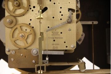 中古　美品　六本木アピス取扱 イタリア　Le ore(レ・オレ)　チャイム付き　振り子時計・コンソールテーブルセット(クロック&コンソール、ディスプレイ)(定価約250万円)(R-056799)