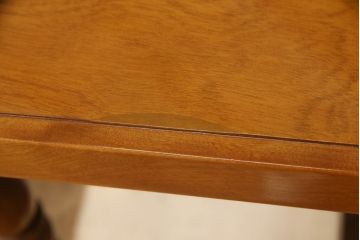 中古　美品　横浜ダニエル(daniel)　ヨーロピアンな装飾が上品なダイニングテーブル(ミッシェルテーブル、4人掛け、6人掛け)(定価約42万円)(R-056817)