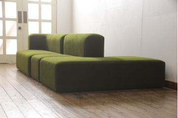 中古　展示超美品! IDEE(イデー) 特大　丸いフォルムがおしゃれなサロンソファセット(SALON SOFA)(カウチソファ、コーナーソファ)(定価約59万円)(R-056820)