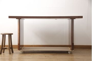 中古　IDC大塚家具取り扱い　秋田木工　美しい杢目が楽しめるモダンなダイニングテーブル(4人掛け、6人掛けテーブル)(R-056822)