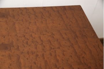 中古　IDC大塚家具取り扱い　秋田木工　美しい杢目が楽しめるモダンなダイニングテーブル(4人掛け、6人掛けテーブル)(R-056822)