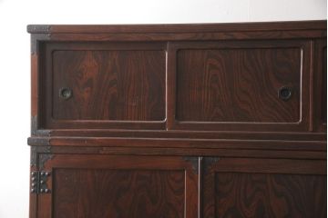 中古　美品　国産民芸箪笥　見事な杢目と金具が目を引く重ね箪笥(着物箪笥、整理箪笥、和タンス、キャビネット)(R-056824)