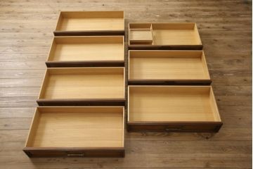 中古　美品　DREXEL HERITAGE(ドレクセルヘリテイジ)　FRANCESCA(フランチェスカ)シリーズ　浅めの引き出しが付いた上質なチェスト(サイドチェスト、タンス)(定価約84万円)(R-056859)