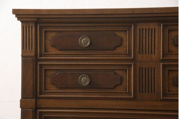 中古　美品　DREXEL HERITAGE(ドレクセルヘリテイジ)　FRANCESCA(フランチェスカ)シリーズ　浅めの引き出しが付いた上質なチェスト(サイドチェスト、タンス)(定価約84万円)(R-056859)