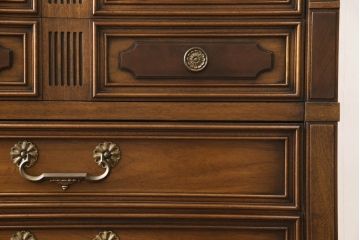 中古　美品　DREXEL HERITAGE(ドレクセルヘリテイジ)　FRANCESCA(フランチェスカ)シリーズ　浅めの引き出しが付いた上質なチェスト(サイドチェスト、タンス)(定価約84万円)(R-056859)