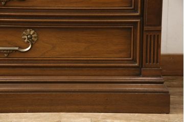 中古　美品　DREXEL HERITAGE(ドレクセルヘリテイジ)　FRANCESCA(フランチェスカ)シリーズ　浅めの引き出しが付いた上質なチェスト(サイドチェスト、タンス)(定価約84万円)(R-056859)