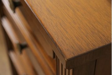 中古　美品　DREXEL HERITAGE(ドレクセルヘリテイジ)　FRANCESCA(フランチェスカ)シリーズ　優雅なデザインのランジェリーチェスト(引き出し、サイドチェスト、縦型チェスト)(R-056861)