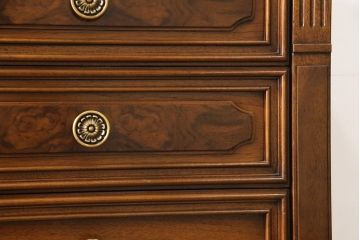 中古　美品　DREXEL HERITAGE(ドレクセルヘリテイジ)　FRANCESCA(フランチェスカ)シリーズ　優雅なデザインのランジェリーチェスト(引き出し、サイドチェスト、縦型チェスト)(R-056861)