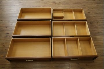 中古　美品　DREXEL HERITAGE(ドレクセルヘリテイジ)　FRANCESCA(フランチェスカ)シリーズ　優美なデザインのチェスト(引き出し)(定価約84万円)(R-056862)