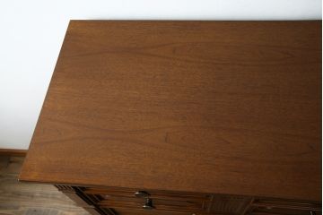 中古　美品　DREXEL HERITAGE(ドレクセルヘリテイジ)　FRANCESCA(フランチェスカ)シリーズ　優美なデザインのチェスト(引き出し)(定価約84万円)(R-056862)