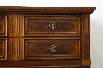 中古　美品　DREXEL HERITAGE(ドレクセルヘリテイジ)　FRANCESCA(フランチェスカ)シリーズ　優美なデザインのチェスト(引き出し)(定価約84万円)(R-056862)