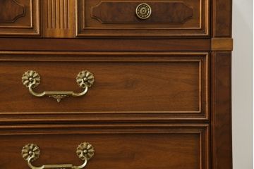 中古　美品　DREXEL HERITAGE(ドレクセルヘリテイジ)　FRANCESCA(フランチェスカ)シリーズ　優美なデザインのチェスト(引き出し)(定価約84万円)(R-056862)