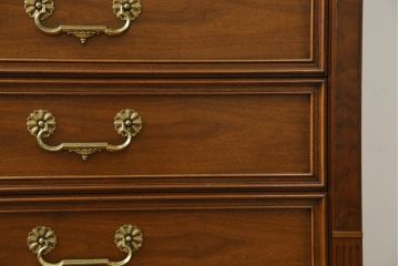 中古　美品　DREXEL HERITAGE(ドレクセルヘリテイジ)　FRANCESCA(フランチェスカ)シリーズ　優美なデザインのチェスト(引き出し)(定価約84万円)(R-056862)