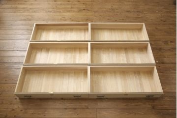 中古　美品　会津松本(會津松本)　上品な三つ重ね総桐箪笥(小袖タンス、和タンス、衣装箪笥、桐タンス)(定価約61万円)(R-056863)