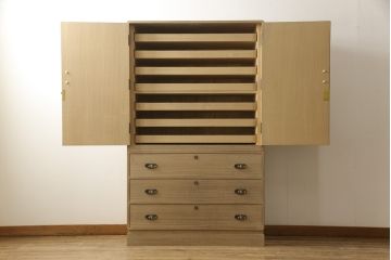 中古　美品　衣装盆付き　大切な着物・洋服の収納に活躍する加茂総桐箪笥(和タンス、衣装箪笥、桐タンス)(R-056866)