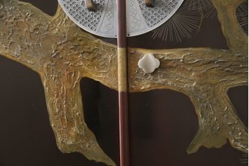 中古　最高級!　総漆塗り　美しい松の漆絵が入った総桐箪笥(和タンス、衣装箪笥、桐タンス)(定価約200万円)(R-056868)
