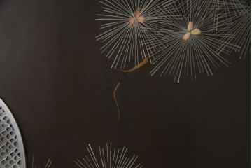 中古　最高級!　総漆塗り　美しい松の漆絵が入った総桐箪笥(和タンス、衣装箪笥、桐タンス)(定価約200万円)(R-056868)