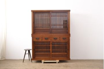 中古　美品　高級品　総栗ムク材　国産手造り　和風のキッチンやダイニングに!格子引き戸の水屋箪笥(食器棚、キャビネット、戸棚、収納棚)(R-056894)