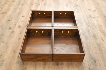 中古　美品　高級品　総栗ムク材　国産手造り　和風のキッチンやダイニングに!格子引き戸の水屋箪笥(食器棚、キャビネット、戸棚、収納棚)(R-056894)
