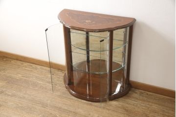 中古　美品　イタリア家具　上品な象嵌入り!半円型の小ぶりなガラスケース(キャビネット、ショーケース、陳列棚、ディスプレイ什器)(R-056897)