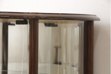 中古　美品　イタリア家具　上品な象嵌入り!半円型の小ぶりなガラスケース(キャビネット、ショーケース、陳列棚、ディスプレイ什器)(R-056897)