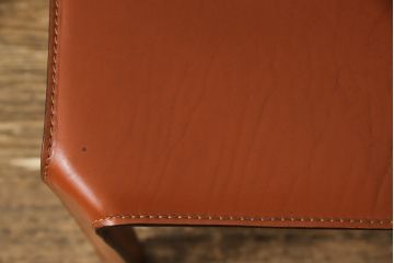 中古　Cassina(カッシーナ)　412　CAB(キャブ)　MARIO BELLINI(マリオベリーニ)　チャイナレッドカラー　空間のアクセントになるアームレスチェア(ダイニングチェア)(定価約21万円)(R-056898)