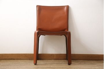 中古　Cassina(カッシーナ)　412　CAB(キャブ)　MARIO BELLINI(マリオベリーニ)　チャイナレッドカラー　空間のアクセントになるアームレスチェア(ダイニングチェア)(定価約21万円)(R-056899)