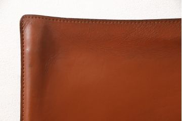 中古　Cassina(カッシーナ)　412　CAB(キャブ)　MARIO BELLINI(マリオベリーニ)　チャイナレッドカラー　空間のアクセントになるアームレスチェア(ダイニングチェア)(定価約21万円)(R-056899)