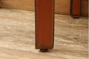 中古　Cassina(カッシーナ)　412　CAB(キャブ)　MARIO BELLINI(マリオベリーニ)　チャイナレッドカラー　空間のアクセントになるアームレスチェア(ダイニングチェア)(定価約21万円)(R-056899)