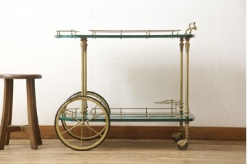 中古　美品　イタリア高級家具　アルド・トゥーラ(ALDO TURA)　希少!グリーンカラーが目を引く、仔山羊革張りのラウンドキッチンワゴン(トロリーワゴン)(R-056900)