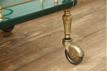 中古　美品　イタリア高級家具　アルド・トゥーラ(ALDO TURA)　希少!グリーンカラーが目を引く、仔山羊革張りのラウンドキッチンワゴン(トロリーワゴン)(R-056900)