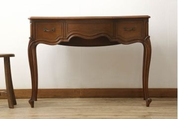 中古　DREXEL HERITAGE(ドレクセルヘリテイジ)　Touraine(ツーレイン)シリーズ　クラシックなデザインがステキなドレッサー(デスク、テーブル、机)(R-056902)