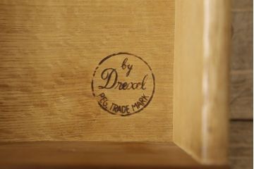 中古　DREXEL HERITAGE(ドレクセルヘリテイジ)　Touraine(ツーレイン)シリーズ　クラシックなデザインがステキなドレッサー(デスク、テーブル、机)(R-056902)