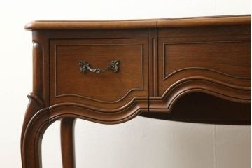 中古　DREXEL HERITAGE(ドレクセルヘリテイジ)　Touraine(ツーレイン)シリーズ　クラシックなデザインがステキなドレッサー(デスク、テーブル、机)(R-056902)