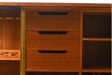 中古　ヨーロッパ高級輸入家具　上手物　ワインラックに活躍!　チーク材製のクラシカルなサーバー(サービス台、バーカウンター、カウンターテーブル、サイドボード)(R-056928)