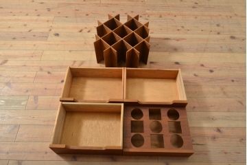 中古　ヨーロッパ高級輸入家具　上手物　ワインラックに活躍!　チーク材製のクラシカルなサーバー(サービス台、バーカウンター、カウンターテーブル、サイドボード)(R-056928)