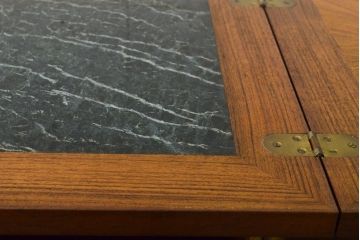 中古　ヨーロッパ高級輸入家具　上手物　ワインラックに活躍!　チーク材製のクラシカルなサーバー(サービス台、バーカウンター、カウンターテーブル、サイドボード)(R-056928)