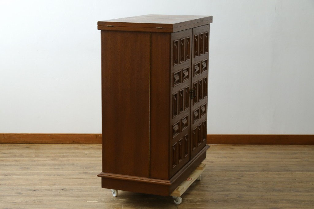 中古　ヨーロッパ高級輸入家具　上手物　ワインラックに活躍!　チーク材製のクラシカルなサーバー　(R-056928)