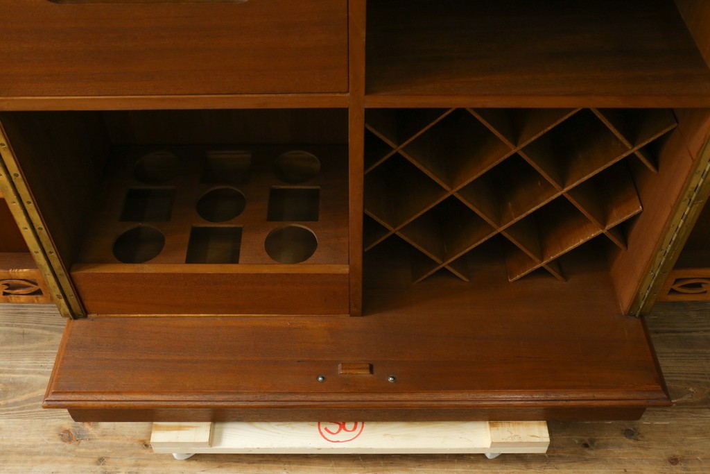 中古　ヨーロッパ高級輸入家具　上手物　ワインラックに活躍!　チーク材製のクラシカルなサーバー　(R-056928)