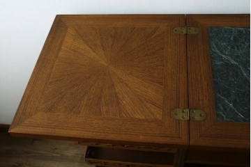 中古　ヨーロッパ高級輸入家具　上手物　ワインラックに活躍!　チーク材製のクラシカルなサーバー　(R-056928)