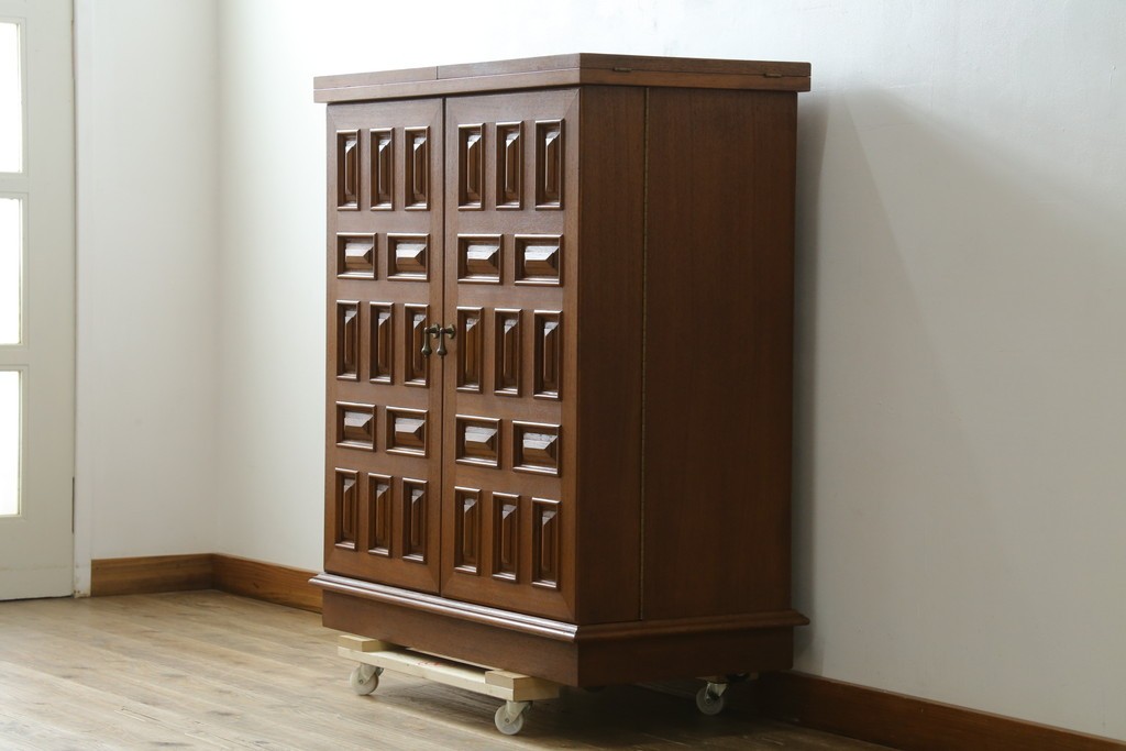 中古　ヨーロッパ高級輸入家具　上手物　ワインラックに活躍!　チーク材製のクラシカルなサーバー　(R-056928)
