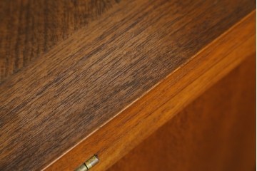 中古　ヨーロッパ高級輸入家具　上手物　ワインラックに活躍!　チーク材製のクラシカルなサーバー　(R-056928)