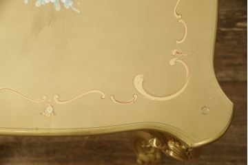 中古　美品　イタリア高級ロココ家具　SILIK(シリック)　ハンドペイント・ゴールドカラーのスクエアテーブル(センターテーブル、ローテーブル)(R-056929)