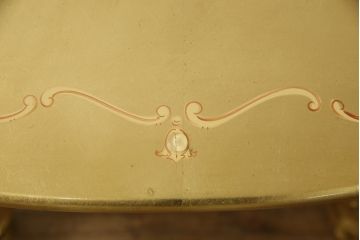 中古　美品　イタリア高級ロココ家具　SILIK(シリック)　ハンドペイント・ゴールドカラーのスクエアテーブル(センターテーブル、ローテーブル)(R-056929)