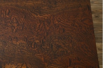中古　特大!　日本一の玉杢無垢!　総欅一枚板　漆塗り7尺座卓　(R-056930)