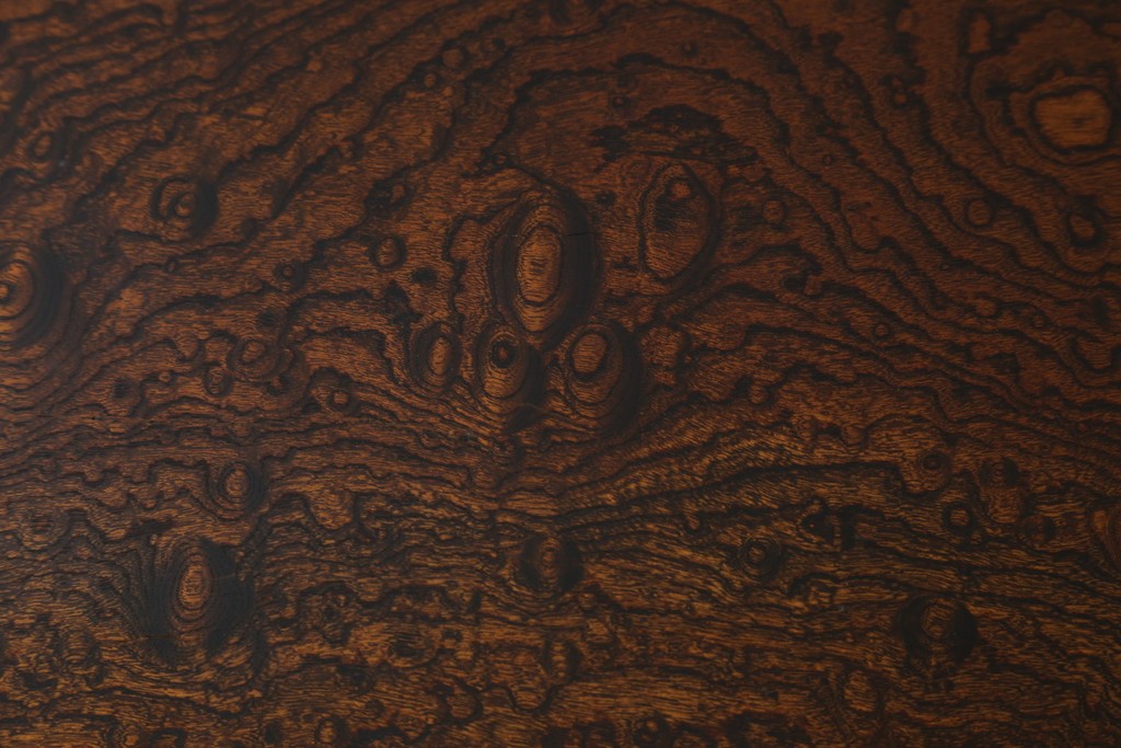 中古　特大!　日本一の玉杢無垢!　総欅一枚板　漆塗り7尺座卓　(R-056930)